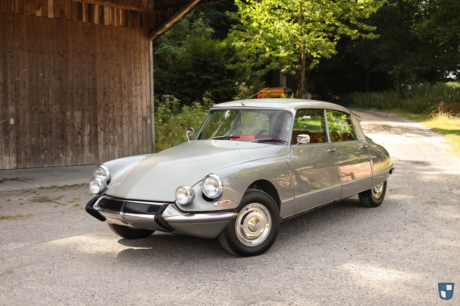 Klassieke auto - BMW 1602 2002